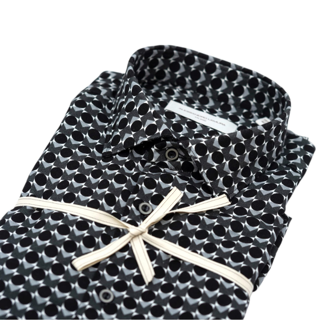 Camicia con Fantasia Geometrica in Bianco e Nero