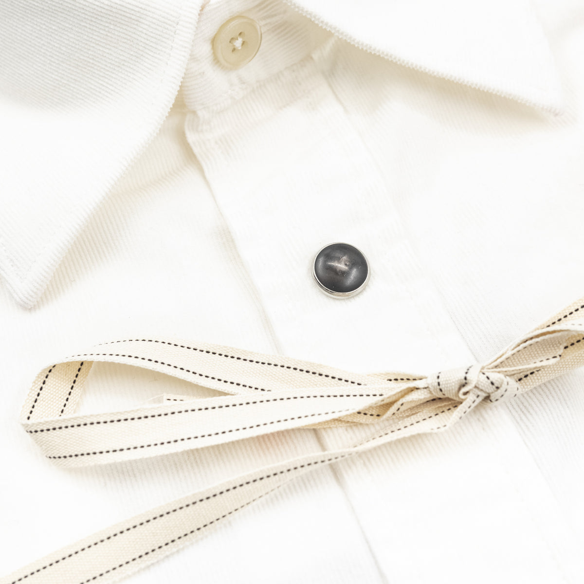 Camicia in Velluto a Costine Bianco Panna con Tasche Applicate