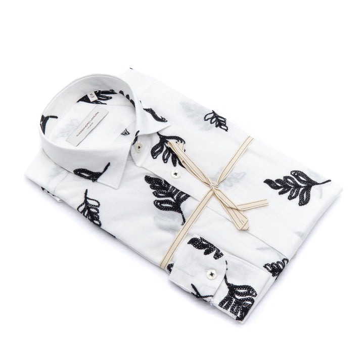 Camicia Bianca Ricamata con Dettagli Floreali Neri