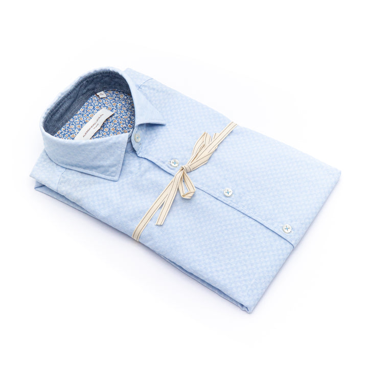 Camicia Azzurra a Trama Geometrica con Interno Colletto Floreale Blu