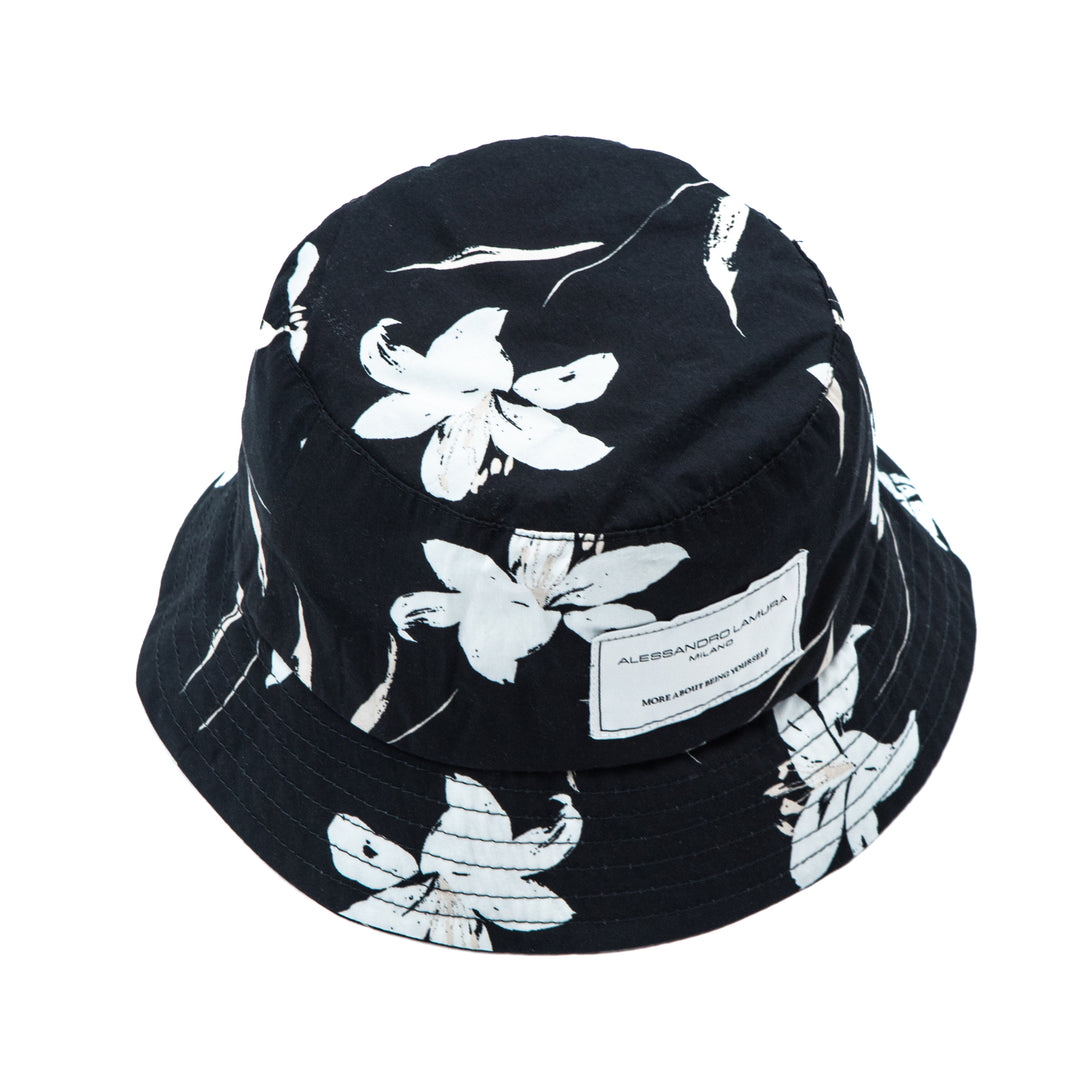 Cappello bucket nero stampa fiori bianchi