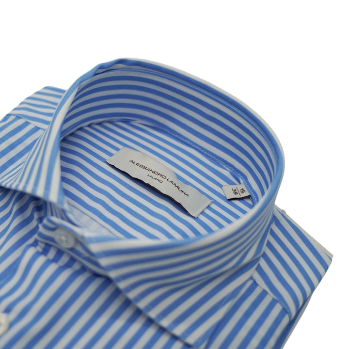 Camicia a righe bianche e azzurre